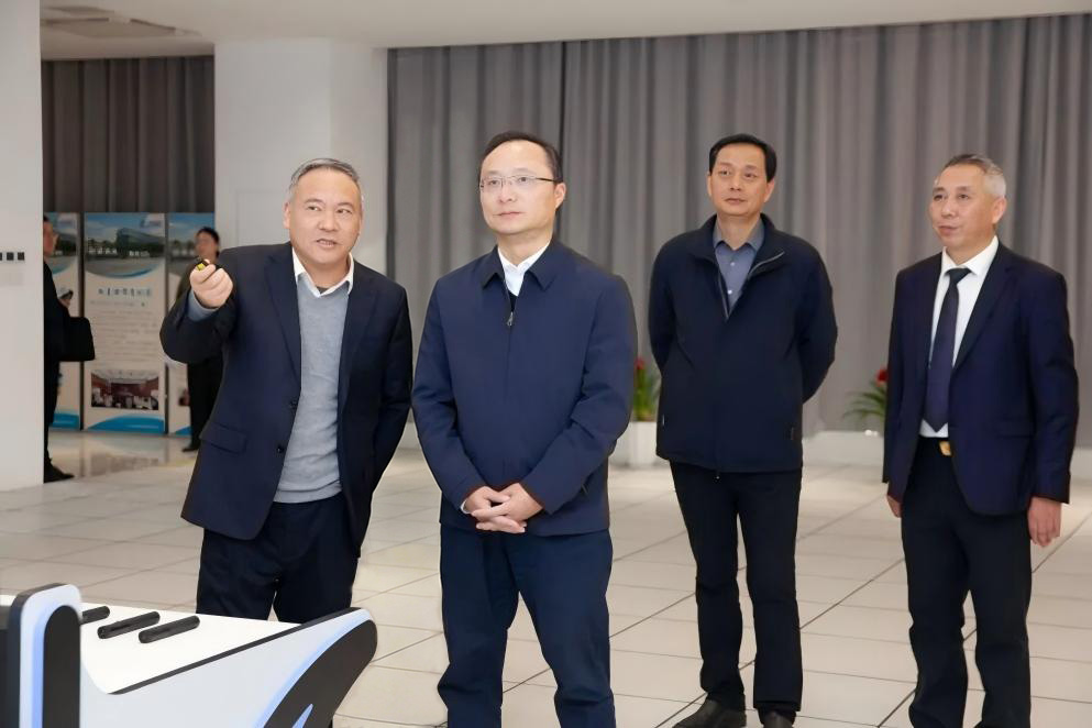 1785572564940406.jpg 王亚联来访(正文)1.jpg